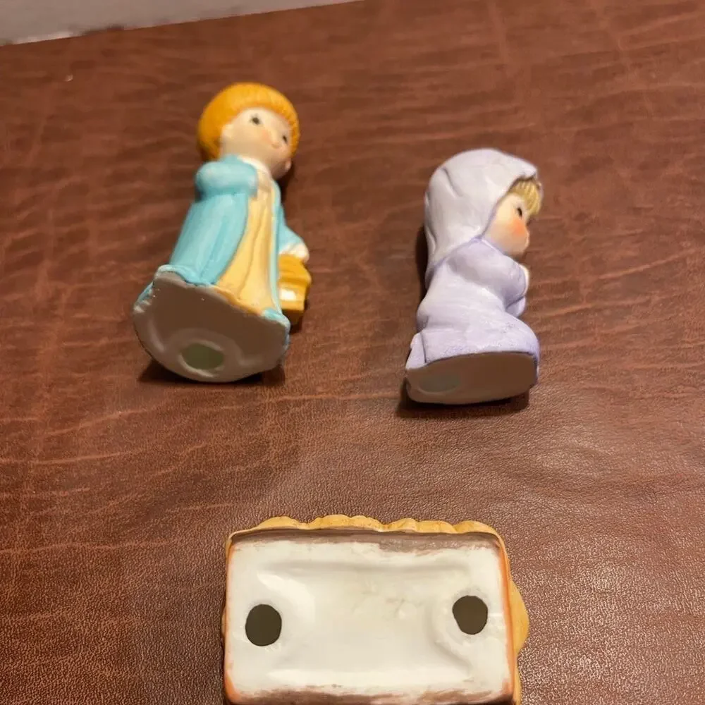 Vintage Enesco nativity set porcelain